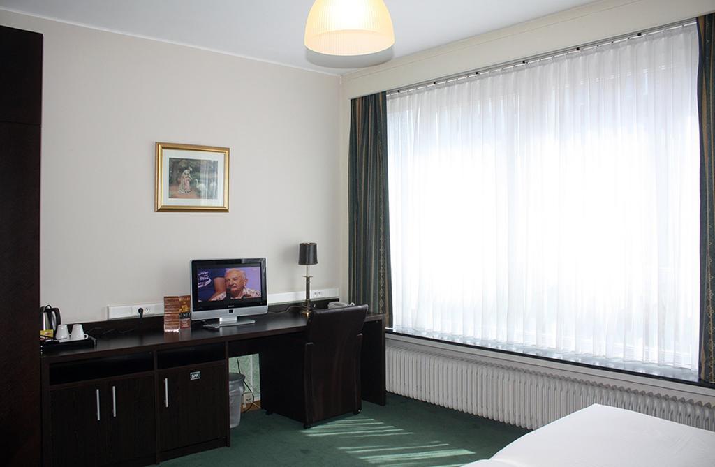 Hotel Plasky Schaerbeek Quarto foto