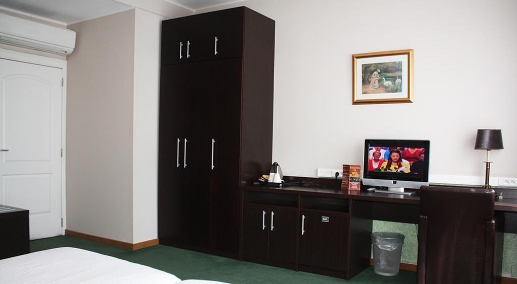 Hotel Plasky Schaerbeek Quarto foto